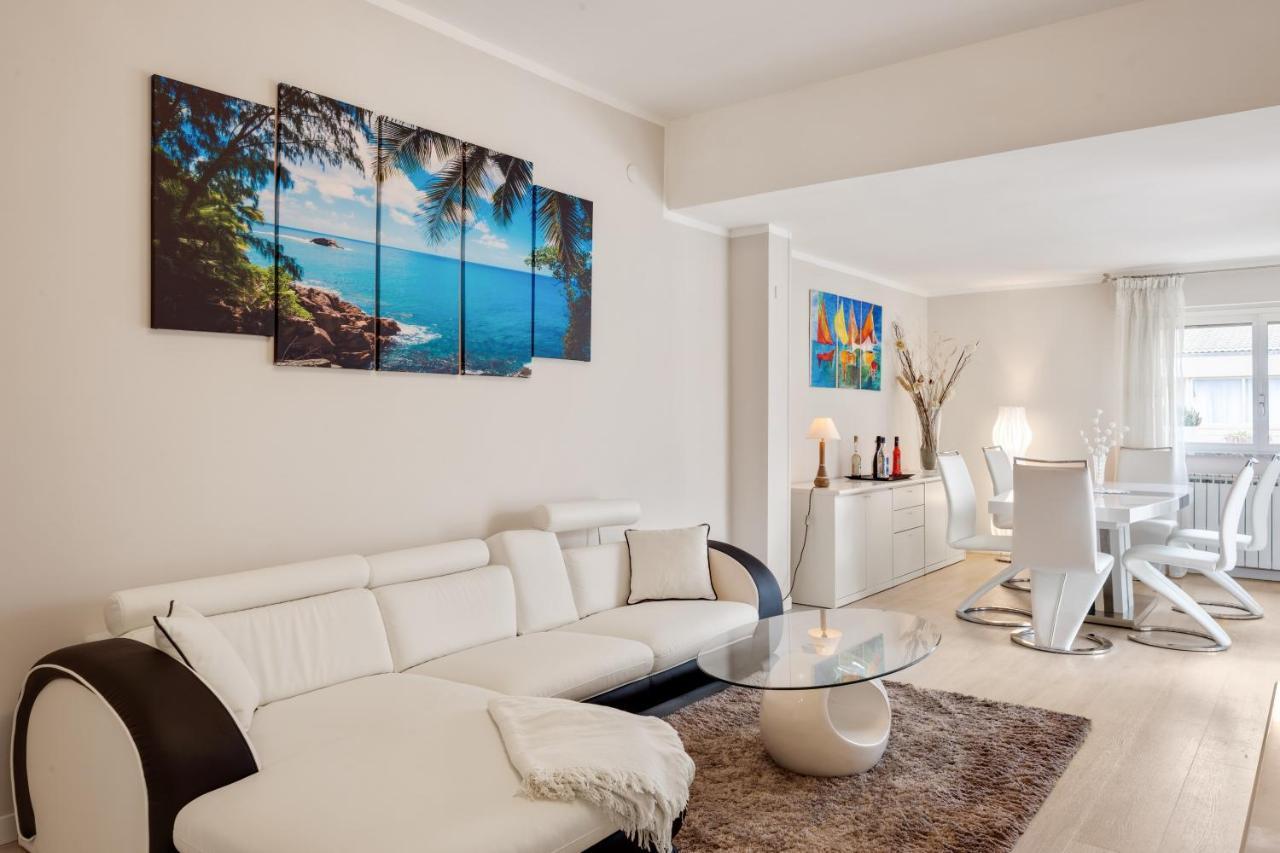 Appartement Luni Mare Bright Terrace Flat With Parking à Marinella di Sarzana Extérieur photo