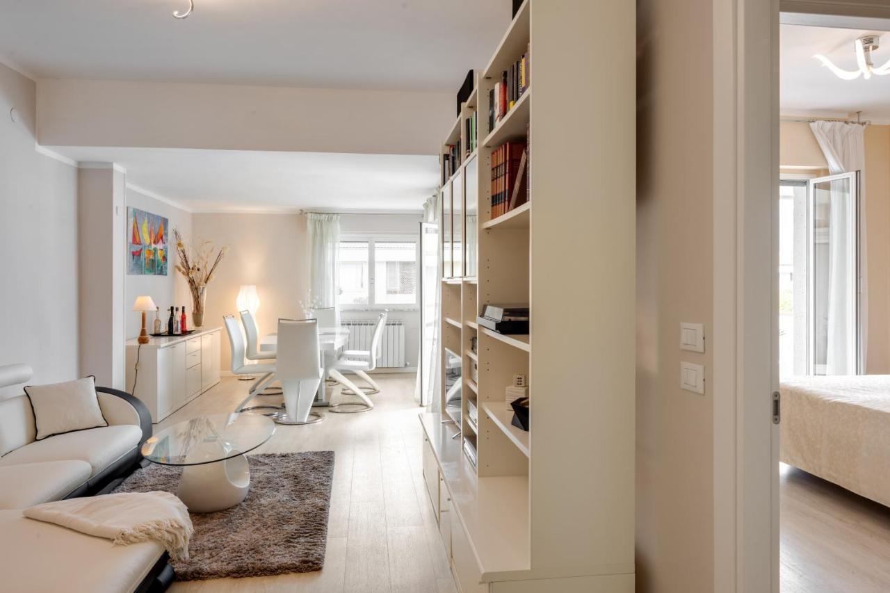 Appartement Luni Mare Bright Terrace Flat With Parking à Marinella di Sarzana Extérieur photo