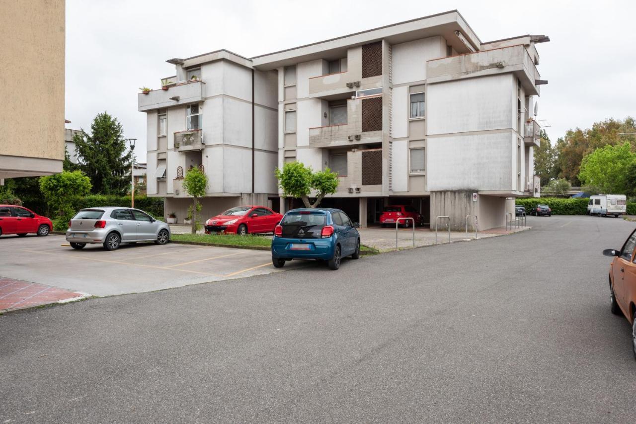 Appartement Luni Mare Bright Terrace Flat With Parking à Marinella di Sarzana Extérieur photo